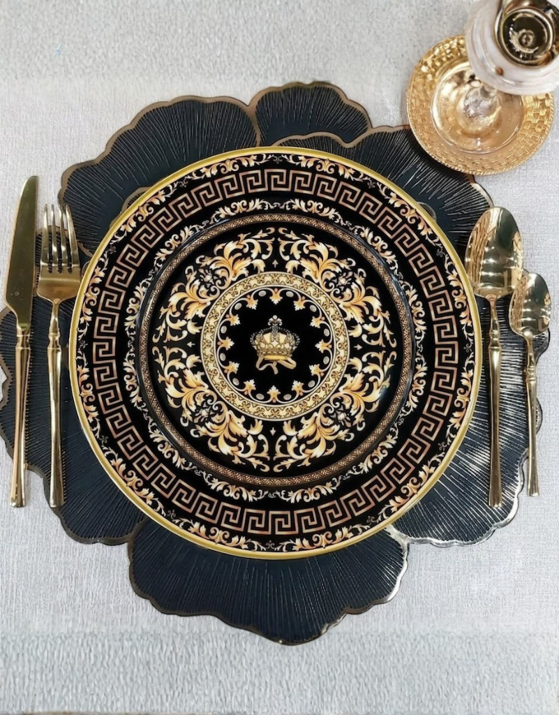 Luxurious Black & Gold Plate Set